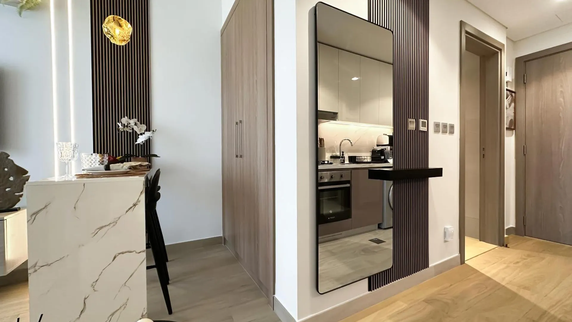 Trophy Modern Marvel Cozy Studio With Smart Features In Azizi Riviera Dubai Appartement