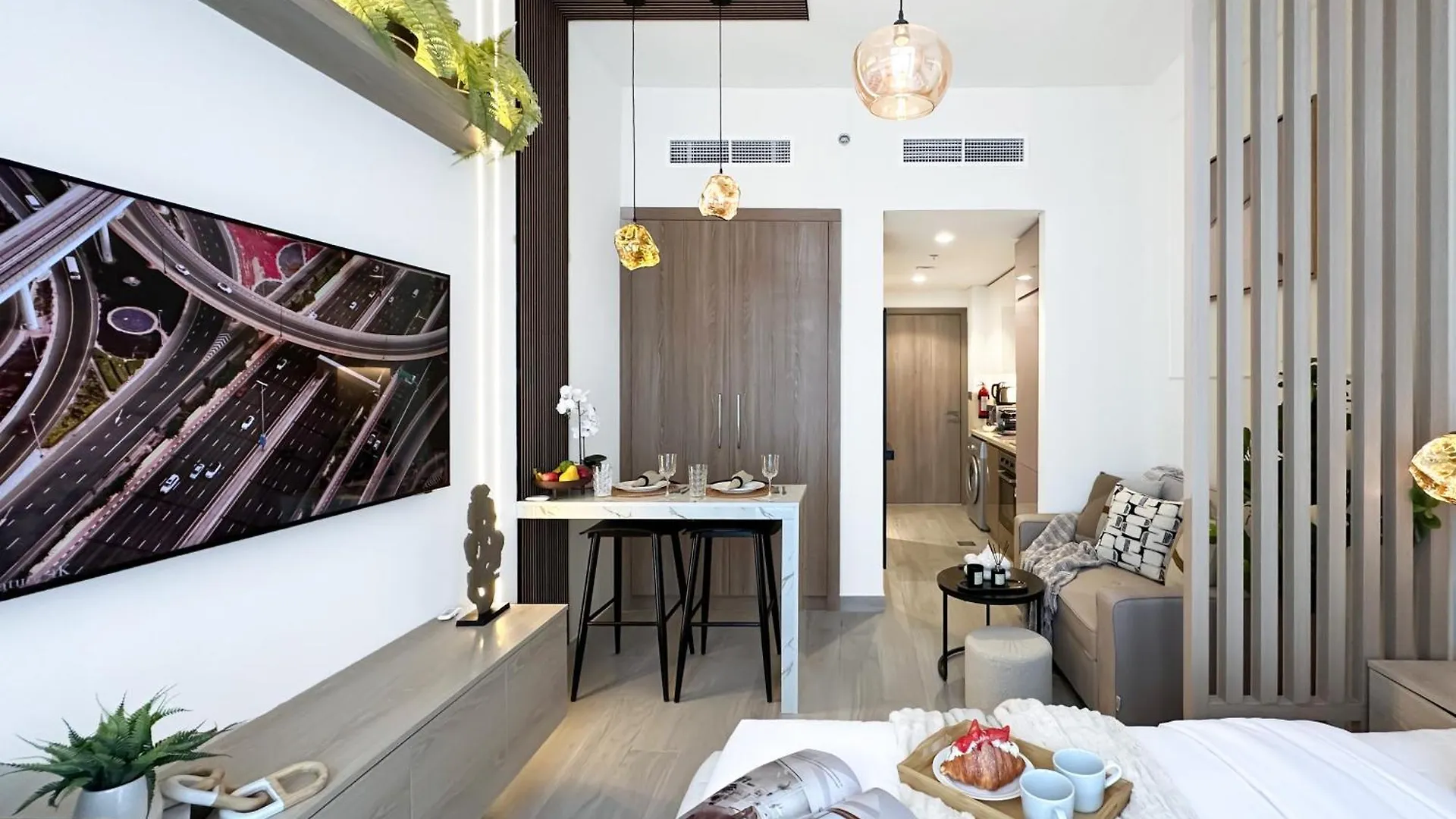 Appartement Trophy Modern Marvel Cozy Studio With Smart Features In Azizi Riviera Dubai